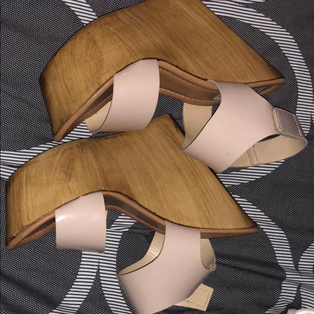 Steve Madden women high heels wood!